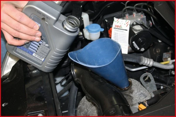 KS Tools Flexibler Trichter Mit Aluminiumkern, 150.9303 5 KS Tools Flexibler Trichter Mit Aluminiumkern, 150.9303 – Bild 3